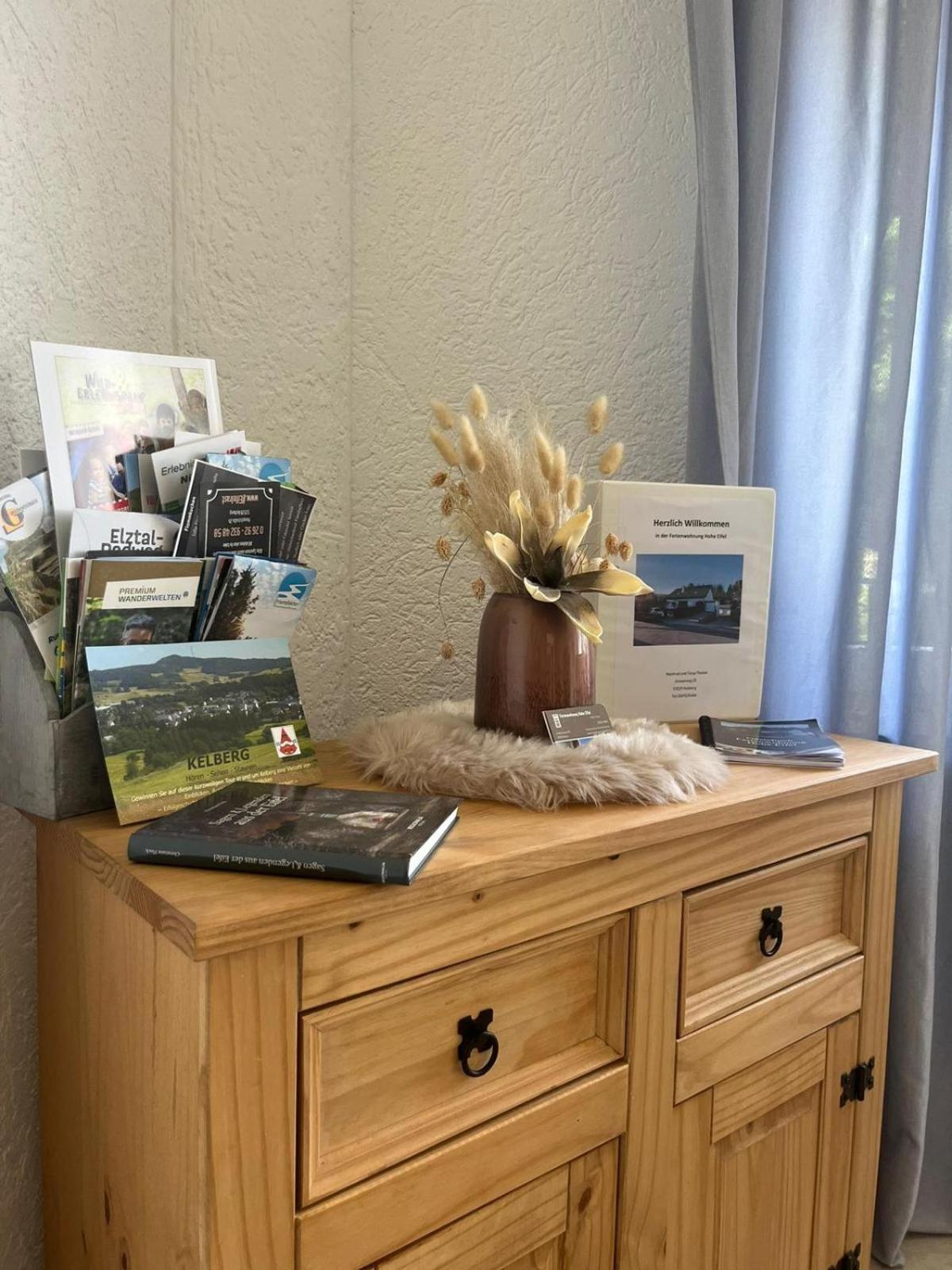 Fewo Hoheeifel, 1 Haus Mit 2 Apartments 5 Schlafzimmer In Kelberg Naehe Nuerburgring ภายนอก รูปภาพ